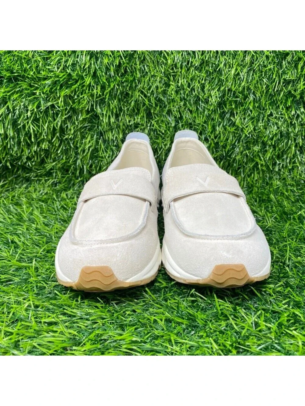 NEW Vionic 23Walk Loafer Women's Size 8 Loafers Slip-Ons Cream Suede 2296